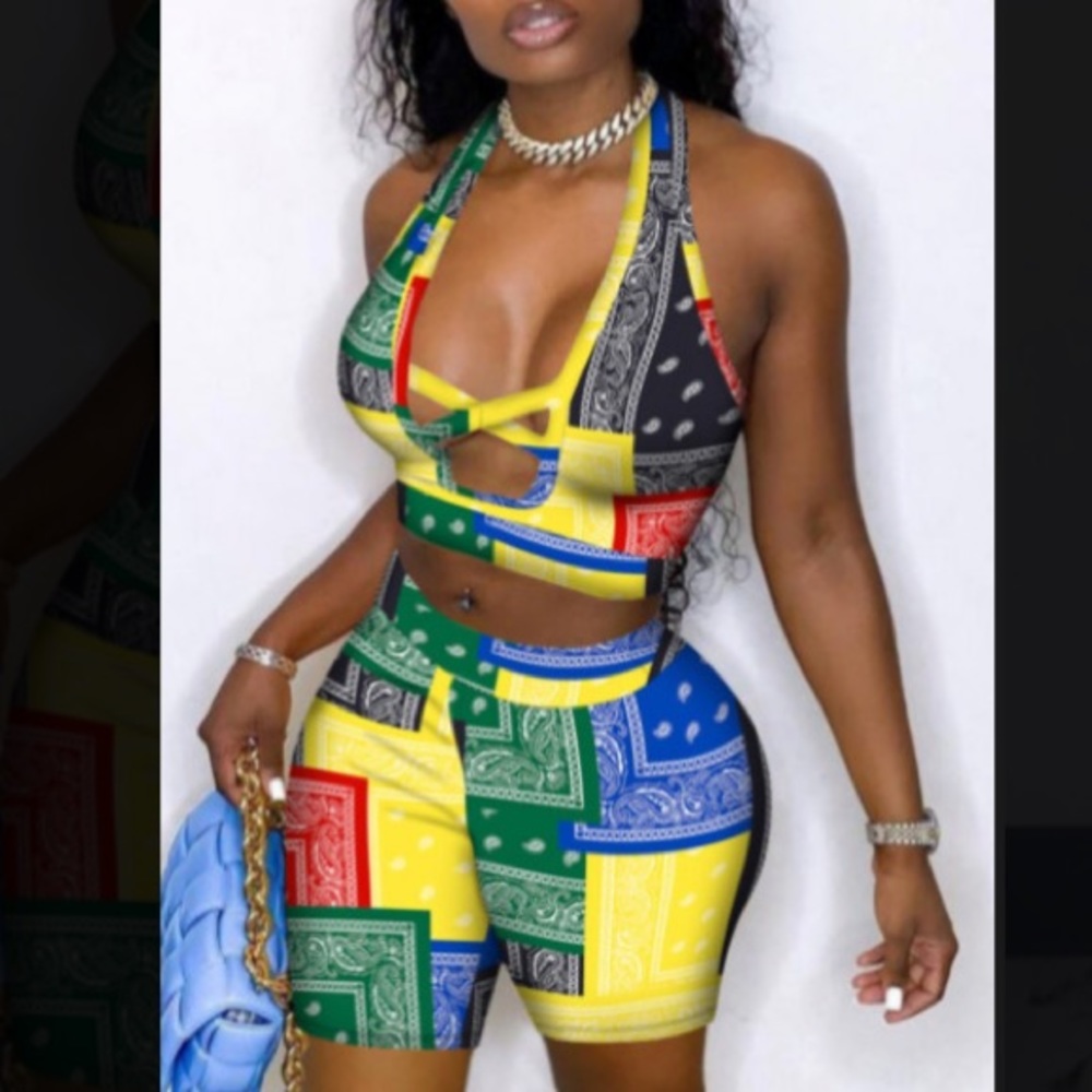 ❣️PAISLEY/COLOR BLOCK❣️TWO PIECE HALTER SHORT SET